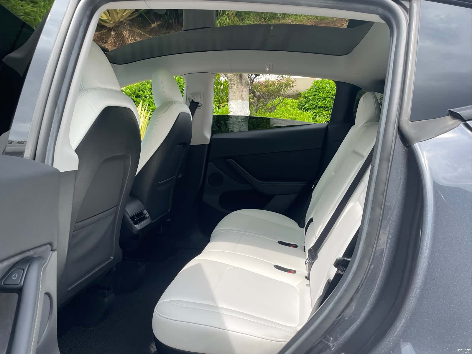 Tesla Model Y, 2023 8