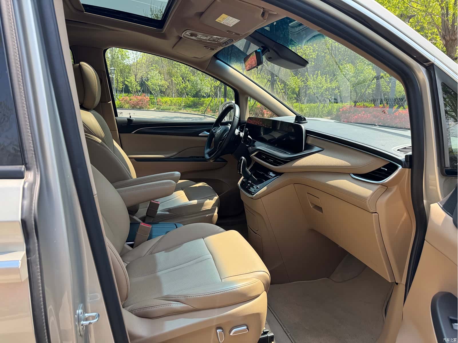 Buick GL8, 2021 9
