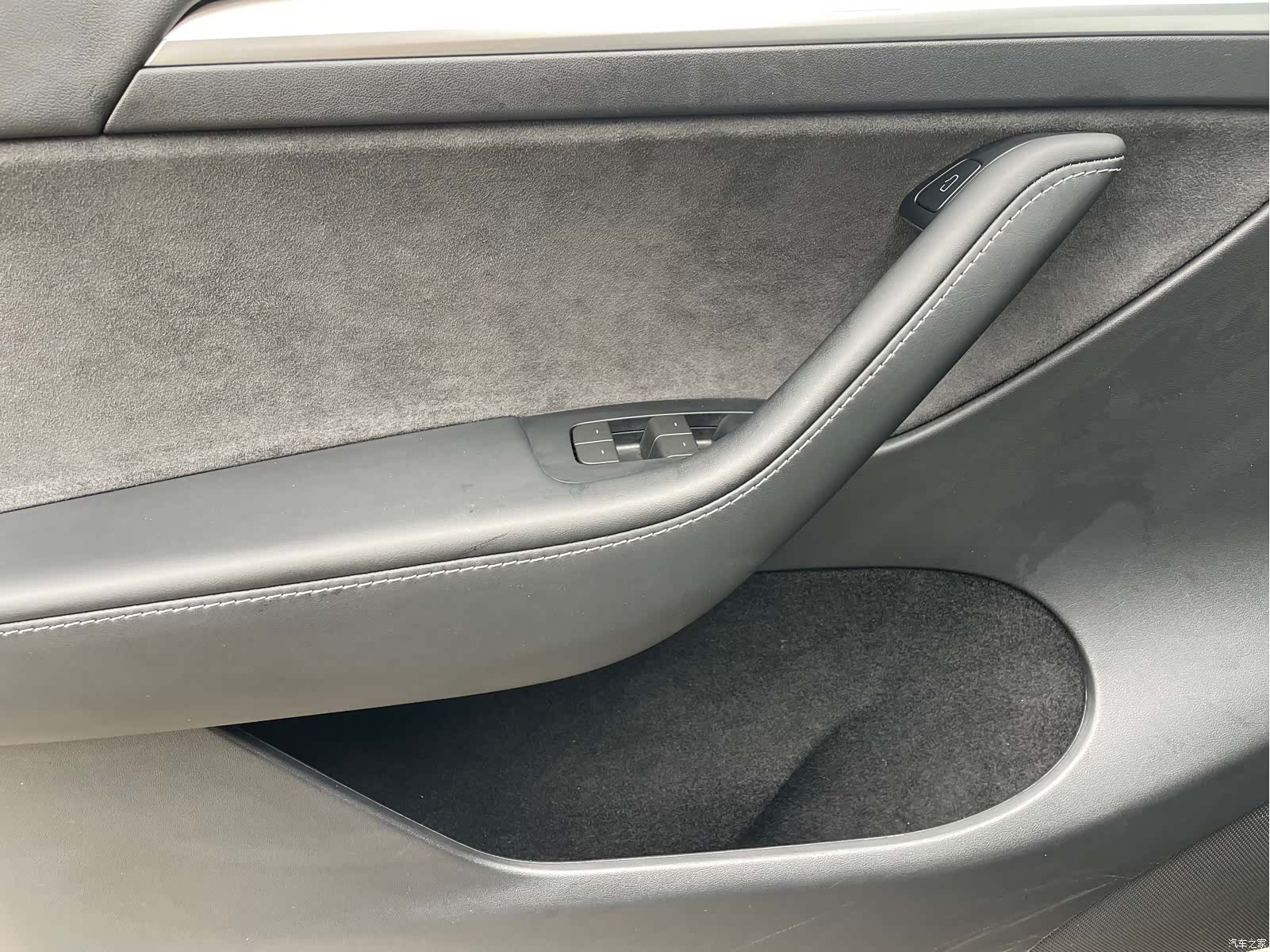 Tesla Model Y, 2023 18