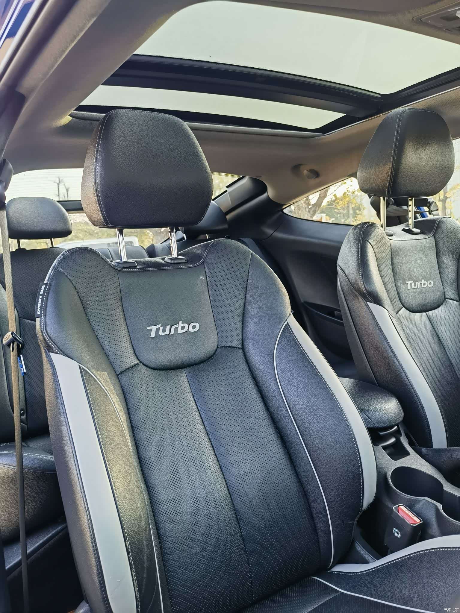 Hyundai Veloster, 2015 11