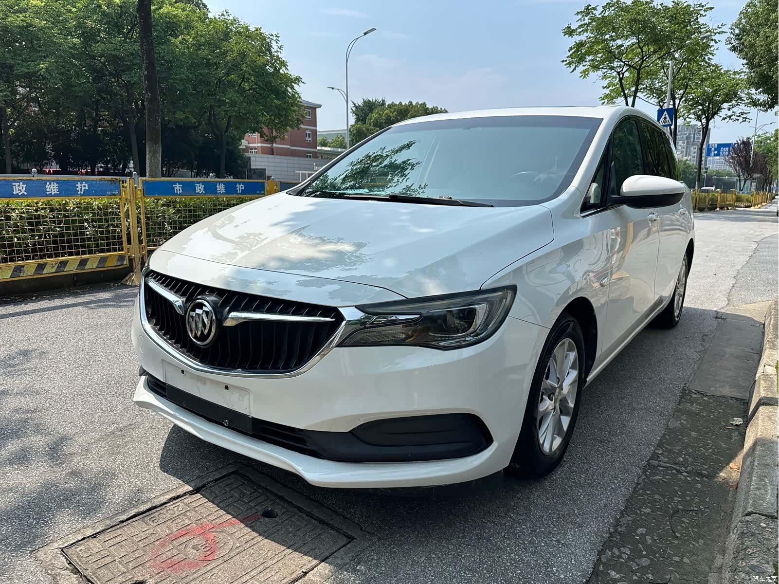 Buick GL6