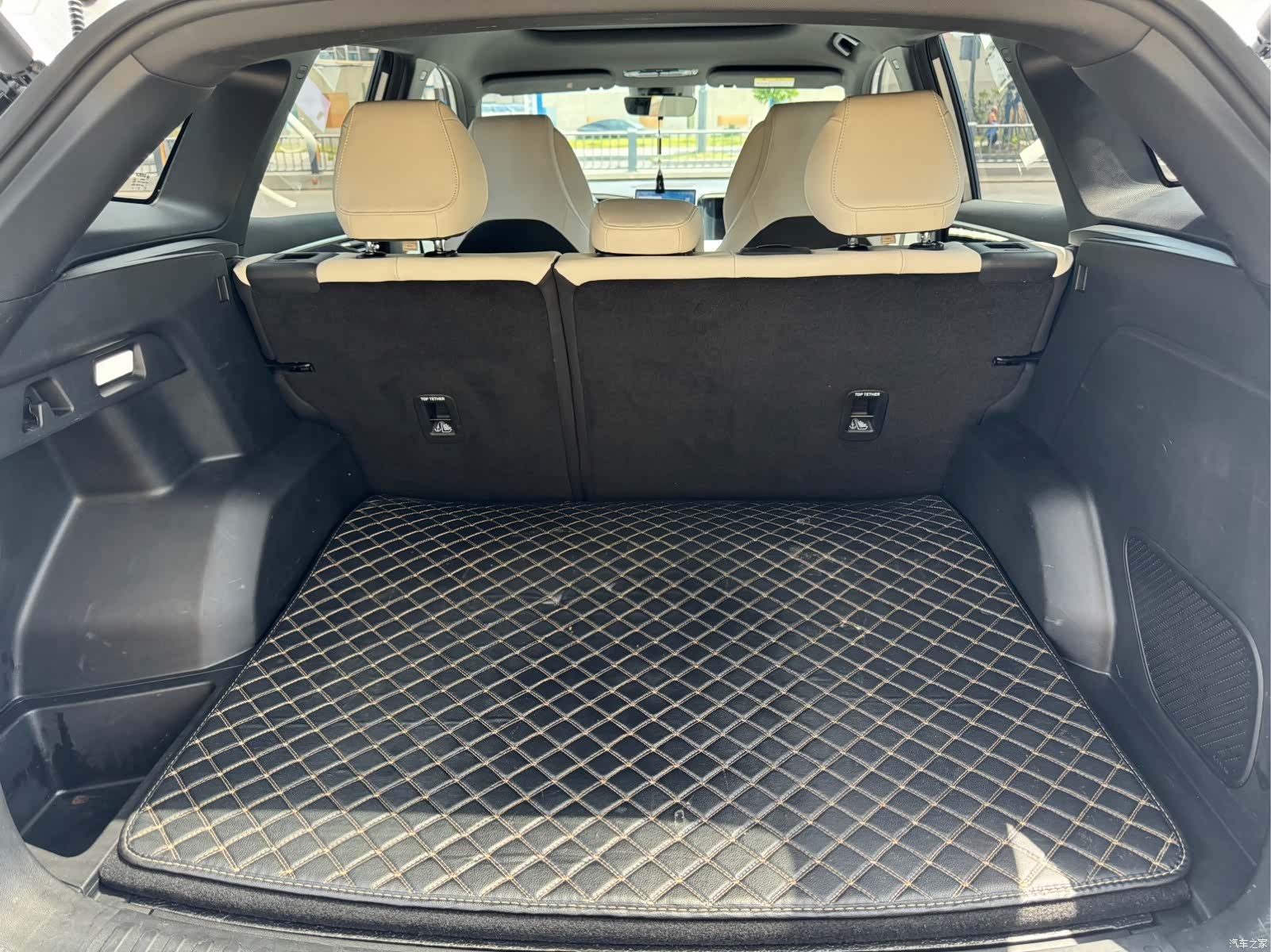 Geely Galaxy L7, 2024 22