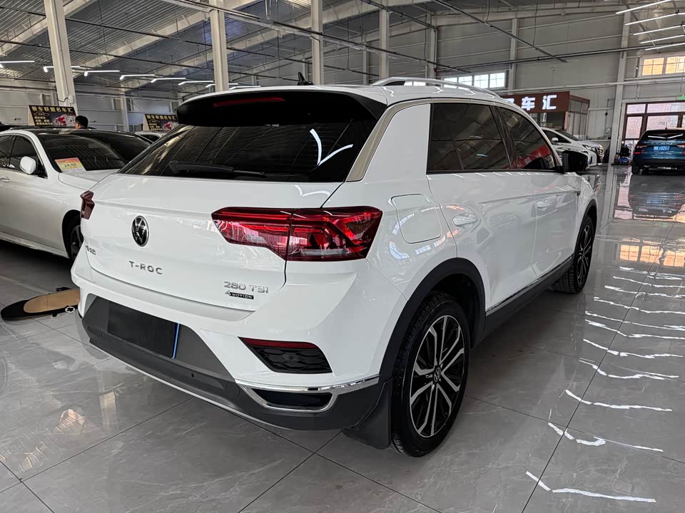 Volkswagen T-ROC exploring Songs