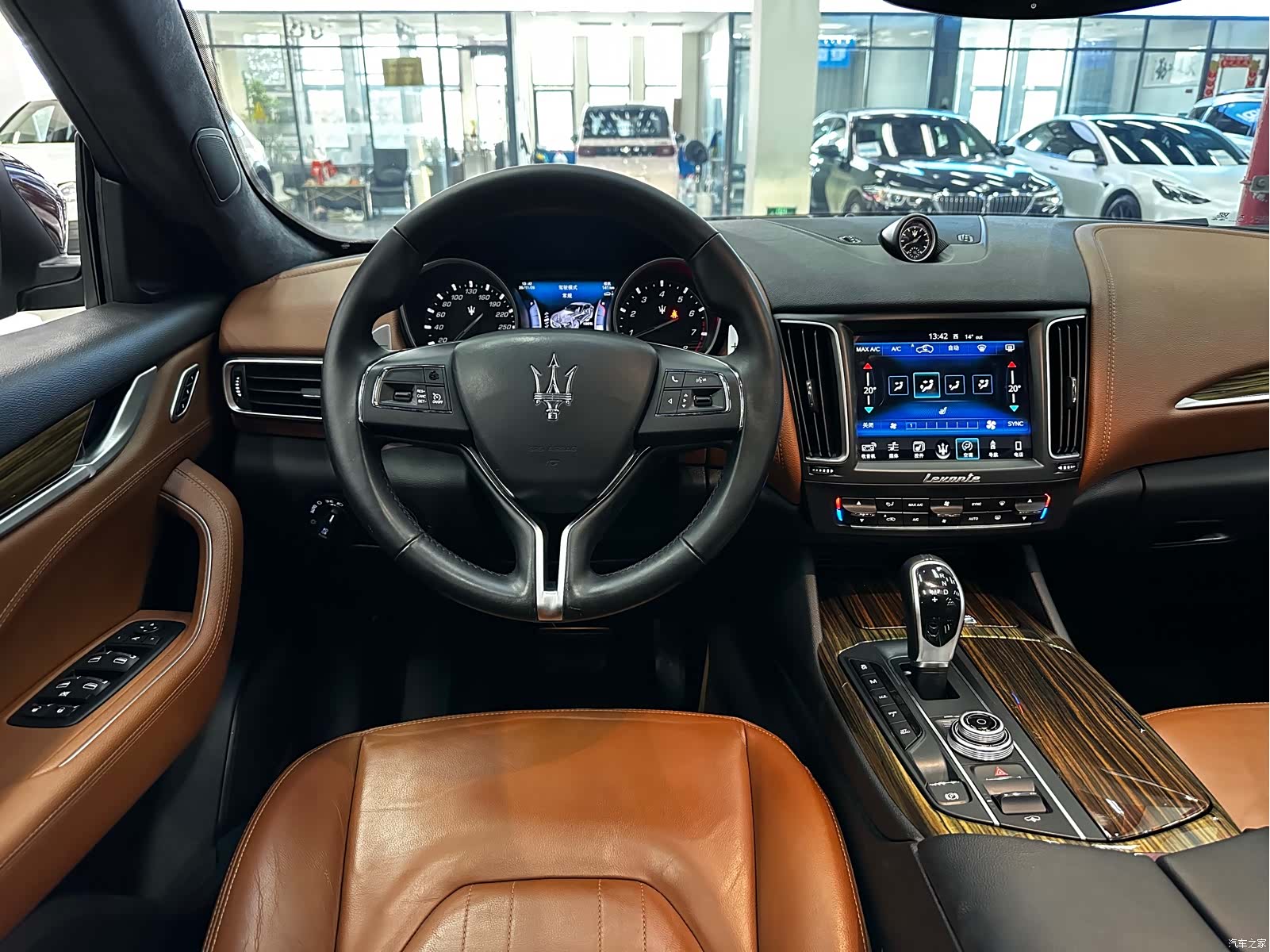 Maserati Levante, 2017 16