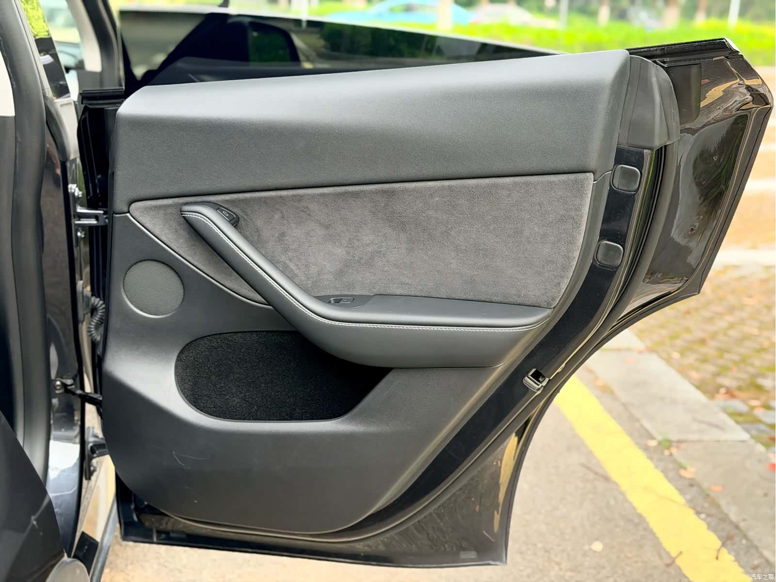 Tesla Model Y, 2024 13