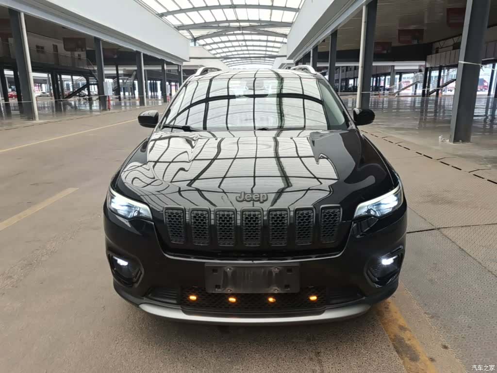 Jeep Cherokee, 2019 3
