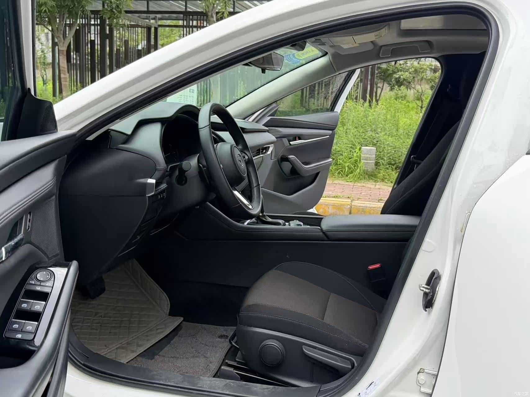 Mazda Mazda3, 2025 7