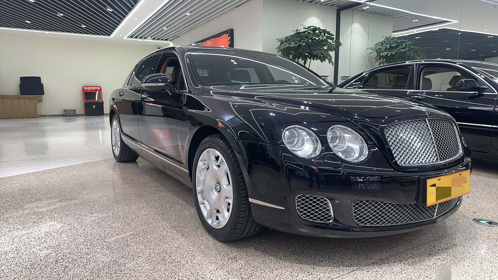 Bentley Flying Spur, 2012 2