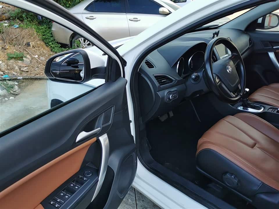 MG Sharp Line