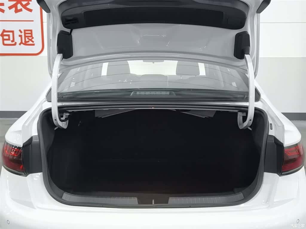 Volkswagen Sagitar, 2024 16
