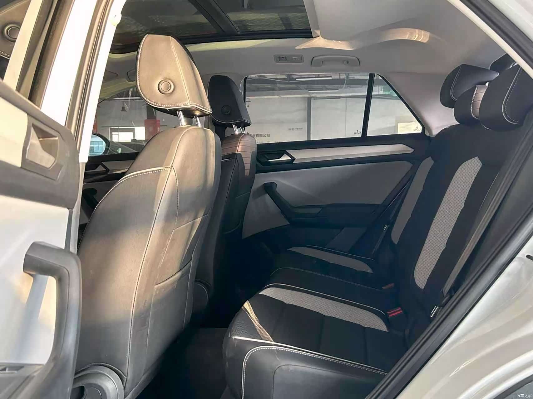 Volkswagen T-ROC, 2024 7