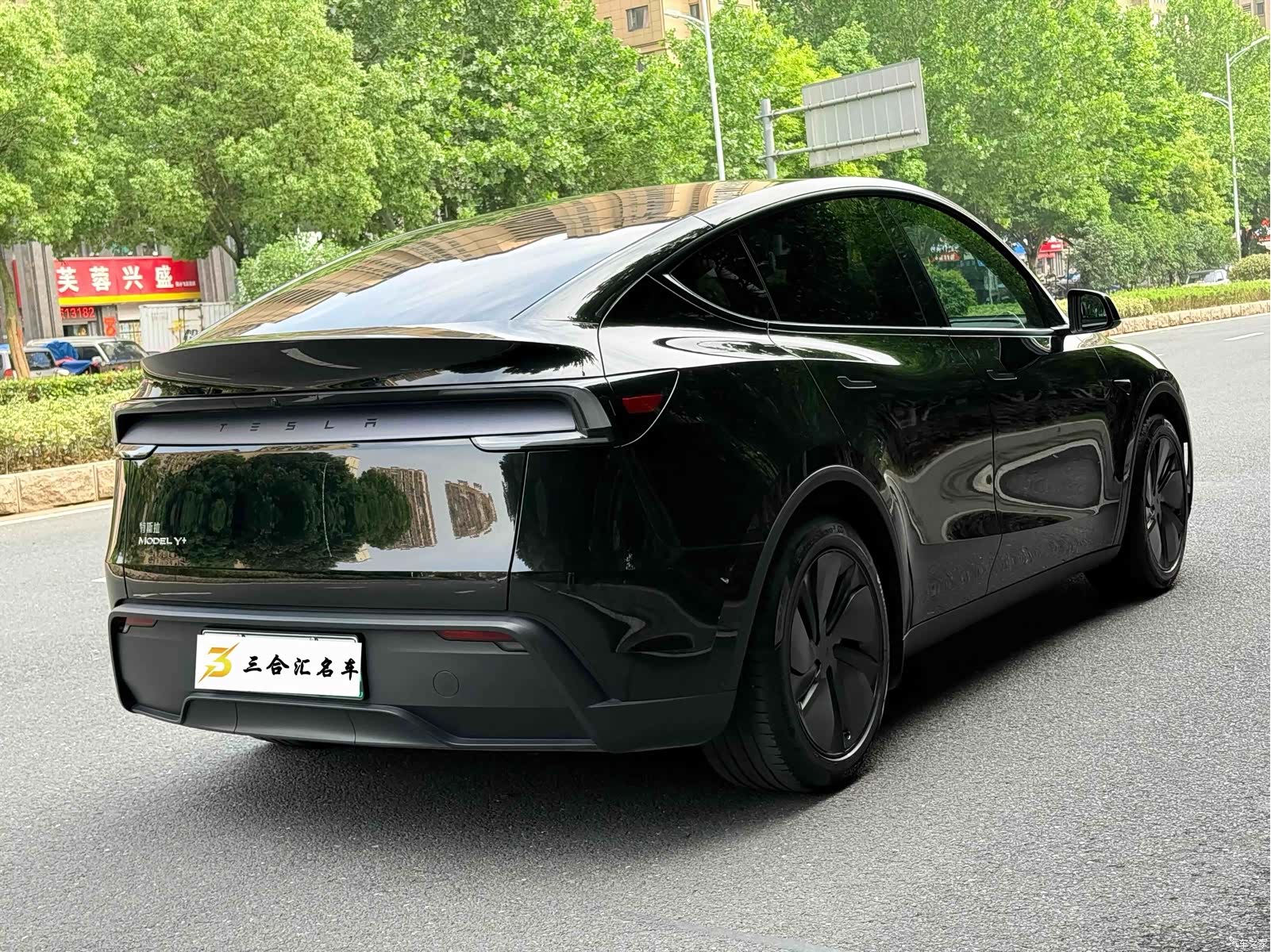 Tesla Model Y, 2025 10