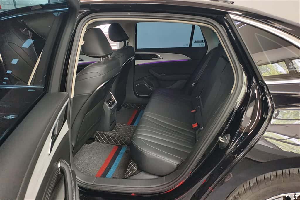 Hongqi H5, 2024 11