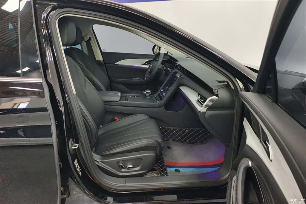 Hongqi H5, 2024 8