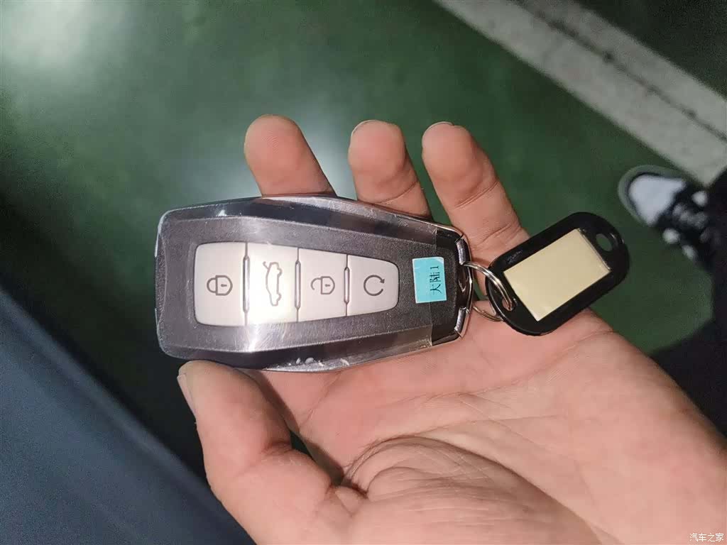 Geely Binray, 2026 9