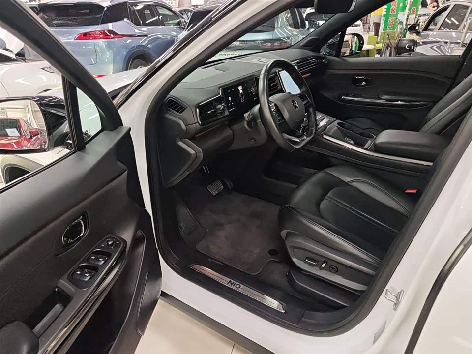 NIO ES6