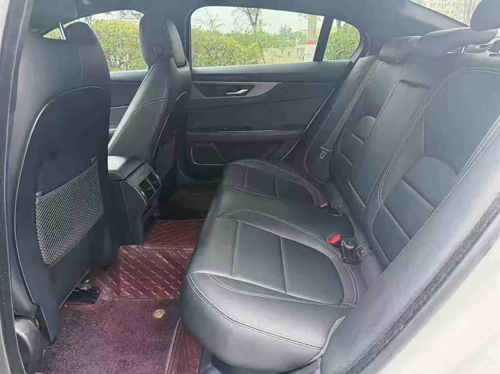 Land Rover XEL, 2019 6