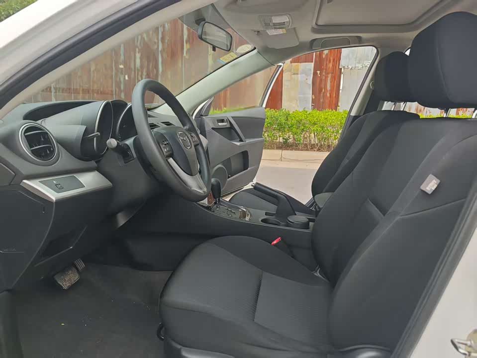 Mazda 3 star Cheng