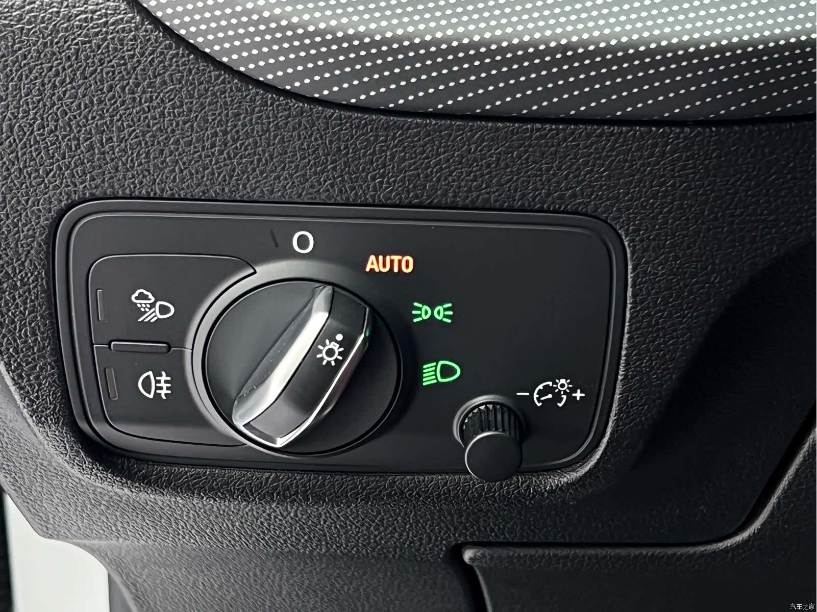 Audi Q2L, 2022 18