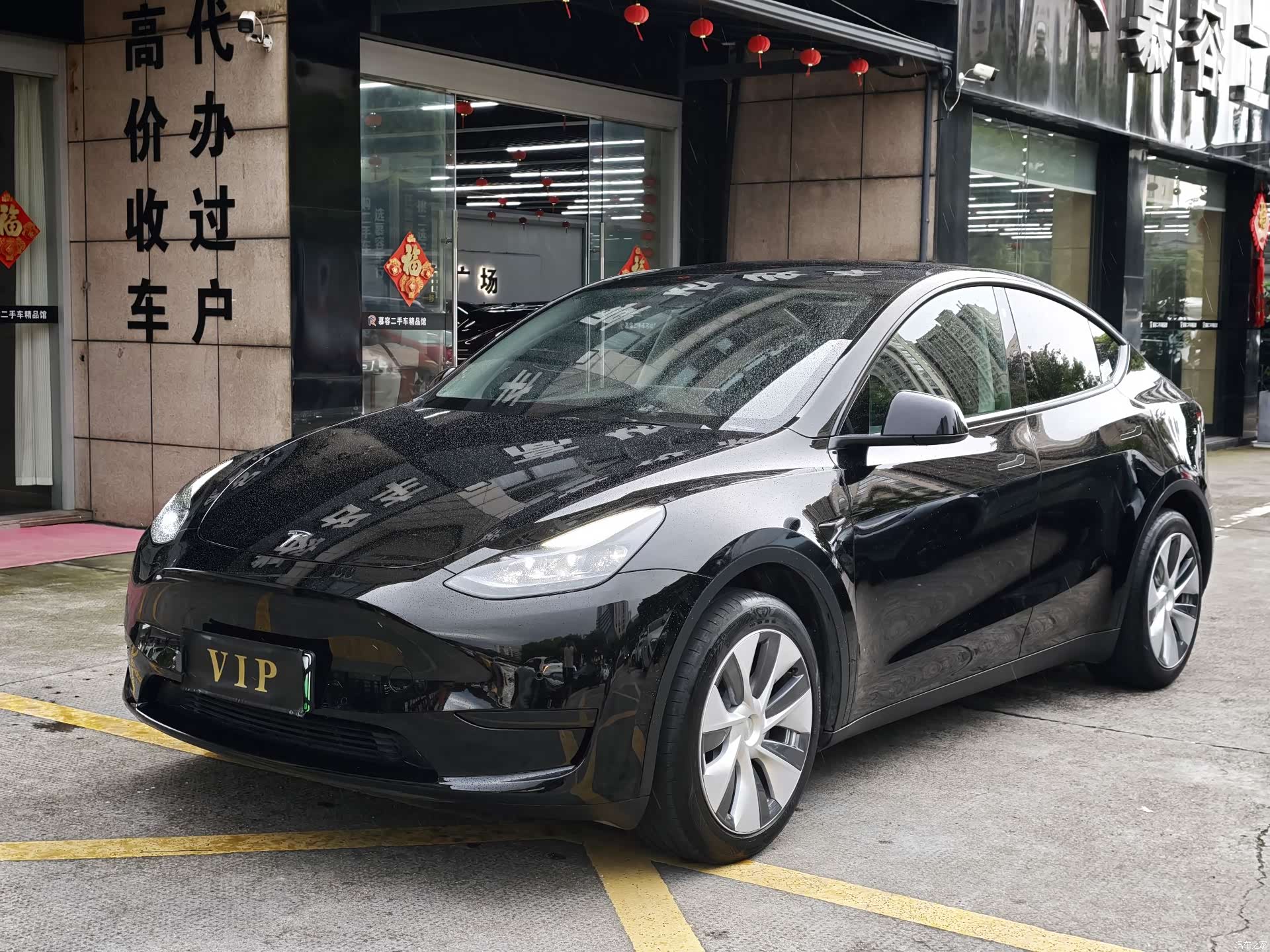 Tesla Model Y, 2023 1