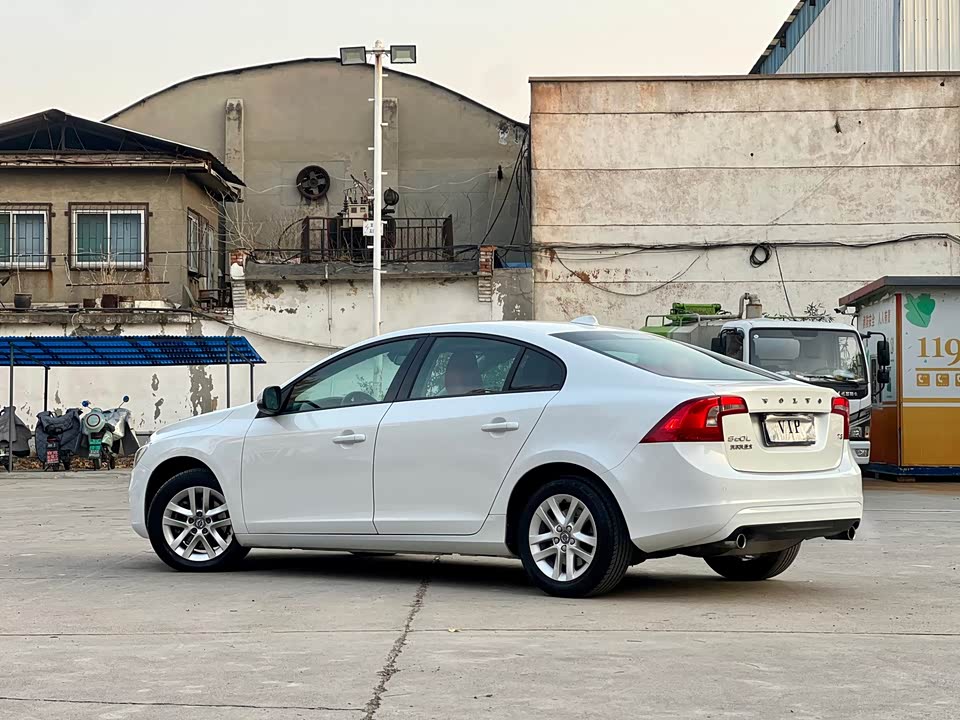 Volvo S60