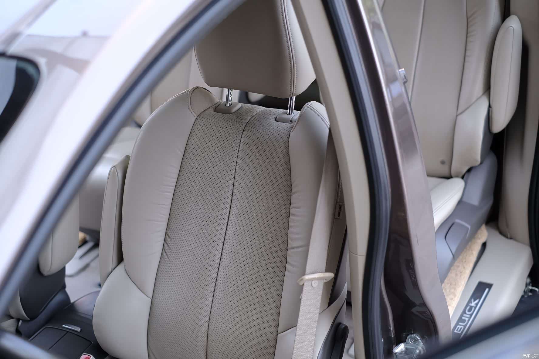 Buick GL8, 2011 26