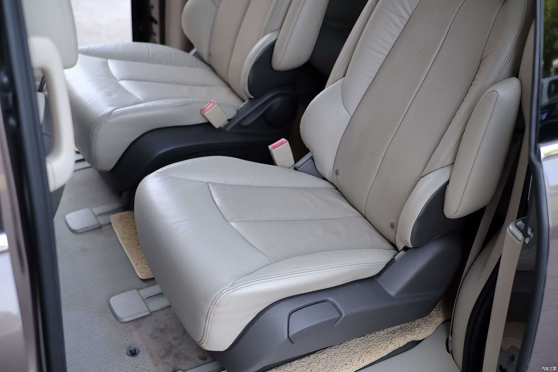 Buick GL8, 2011 43