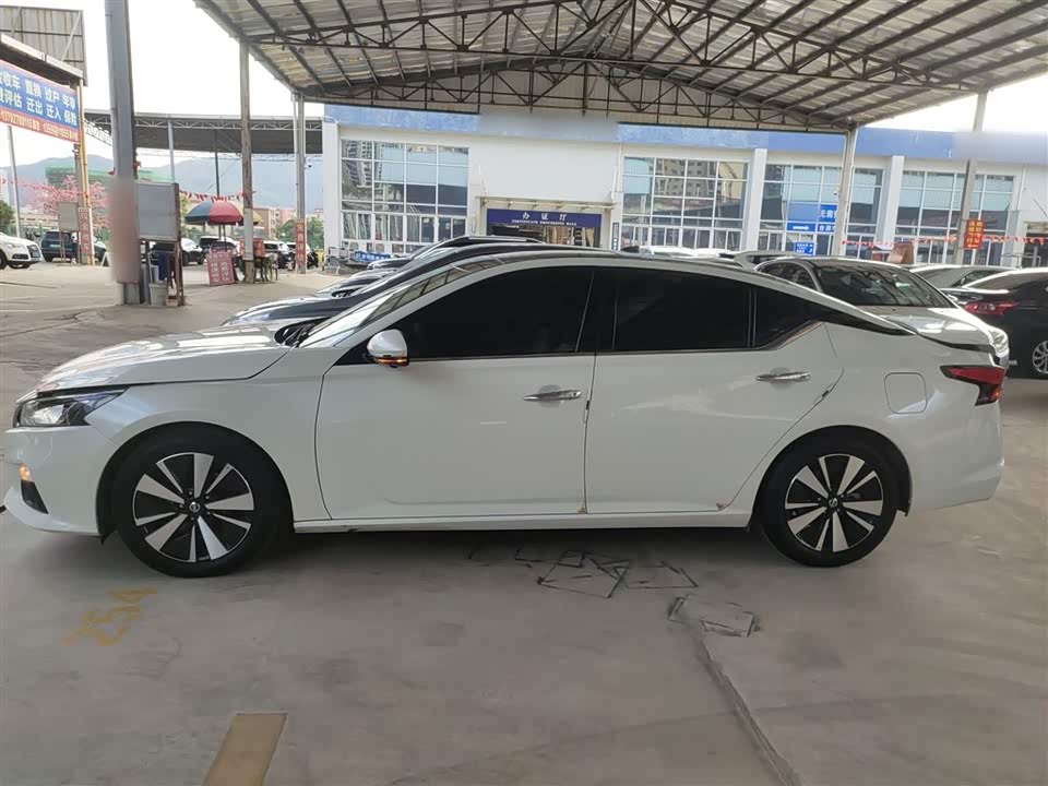 Nissan Teana