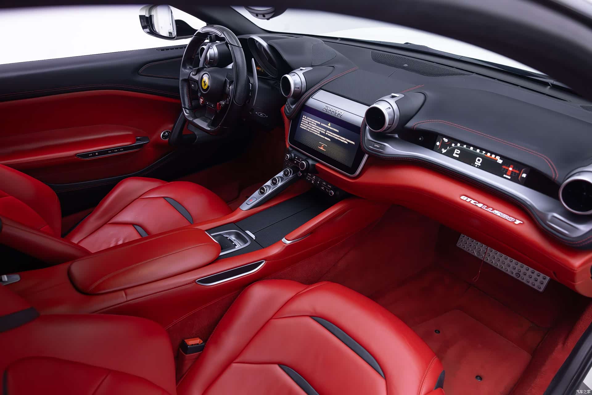 Ferrari GTC4Lus, 2020 14