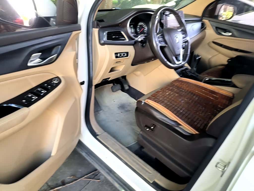 Wuling 730, 2018 16