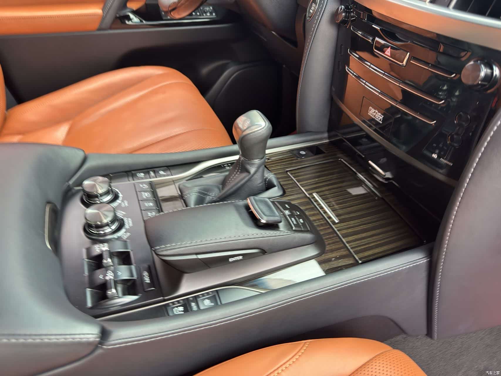 Lexus LX, 2020 10