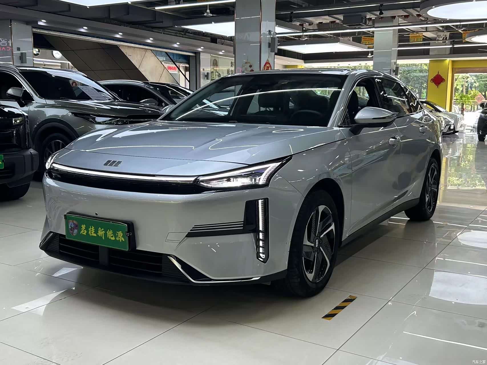 Geely Galaxy L6, 2025 1