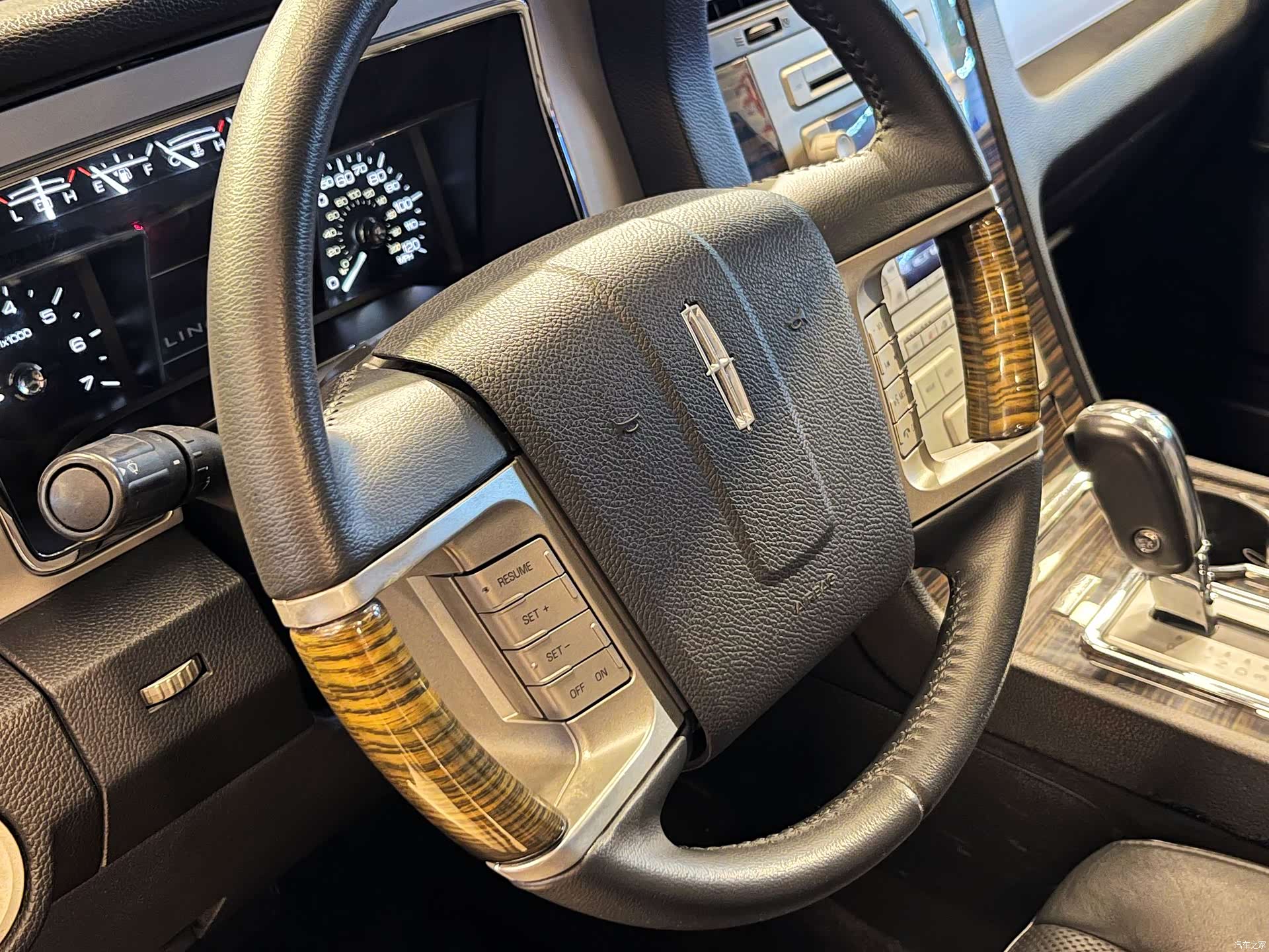 Lincoln Navigator, 2011 13