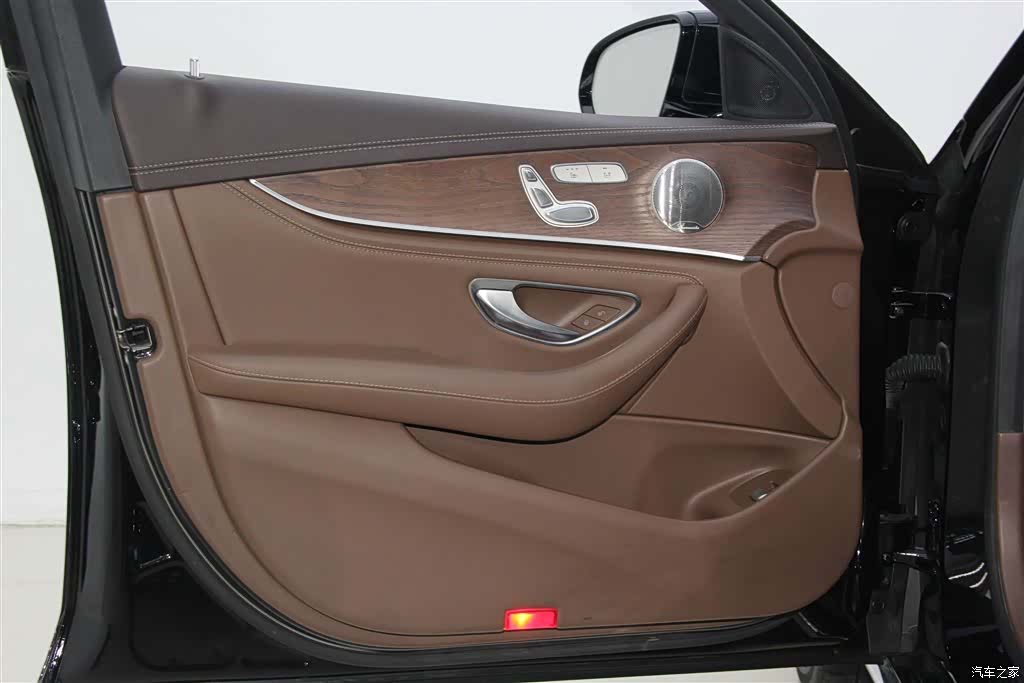Mercedes-Benz E-Class, 2022 17