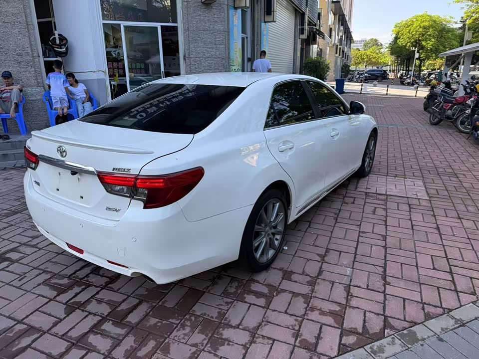 Toyota Reiz Toyota Reiz