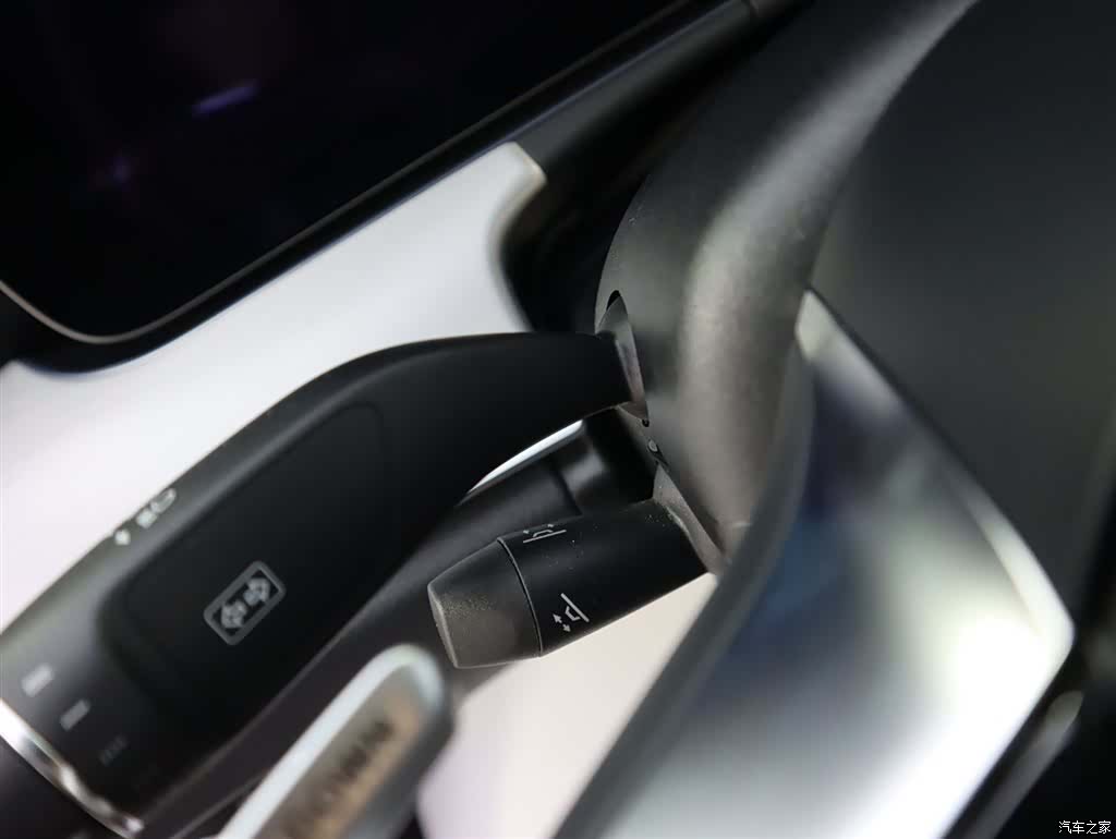 Mercedes-Benz E-Class, 2023 23