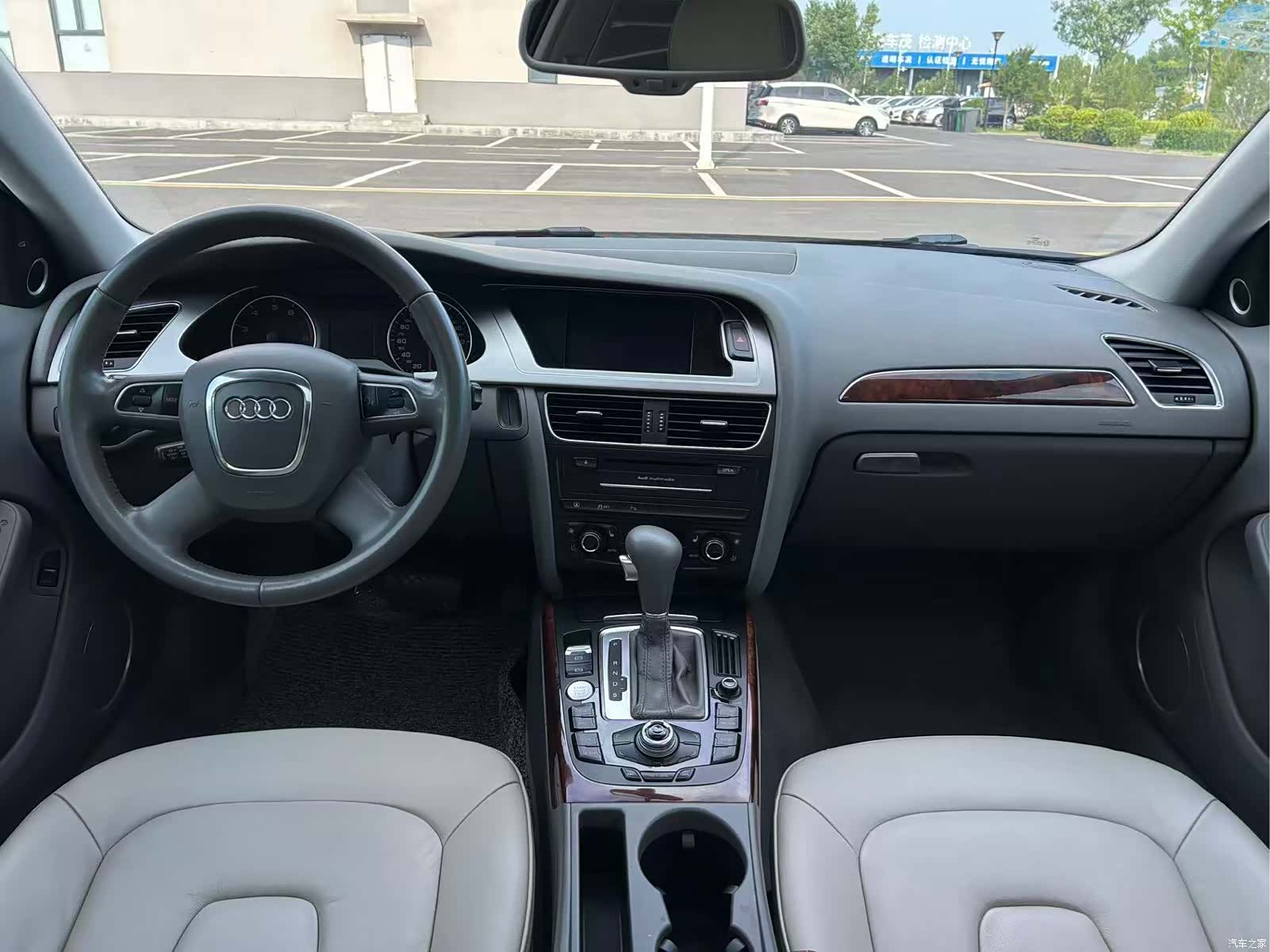 Audi A4L, 2011 6
