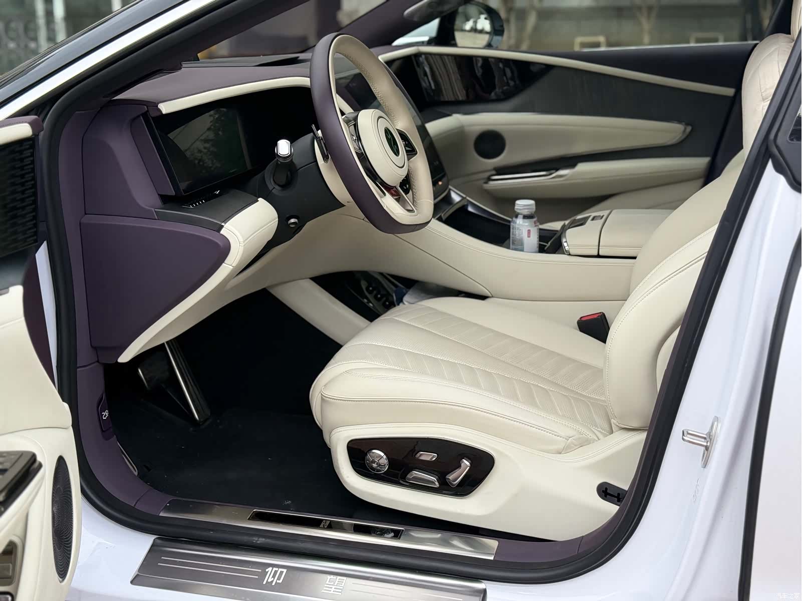 Yangwang U7, 2025 7