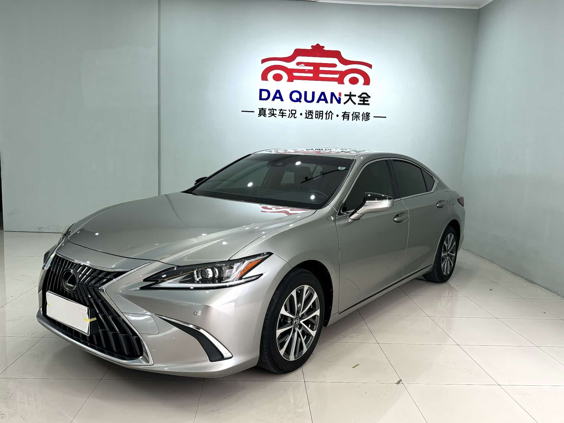 Lexus ES, 2024 1