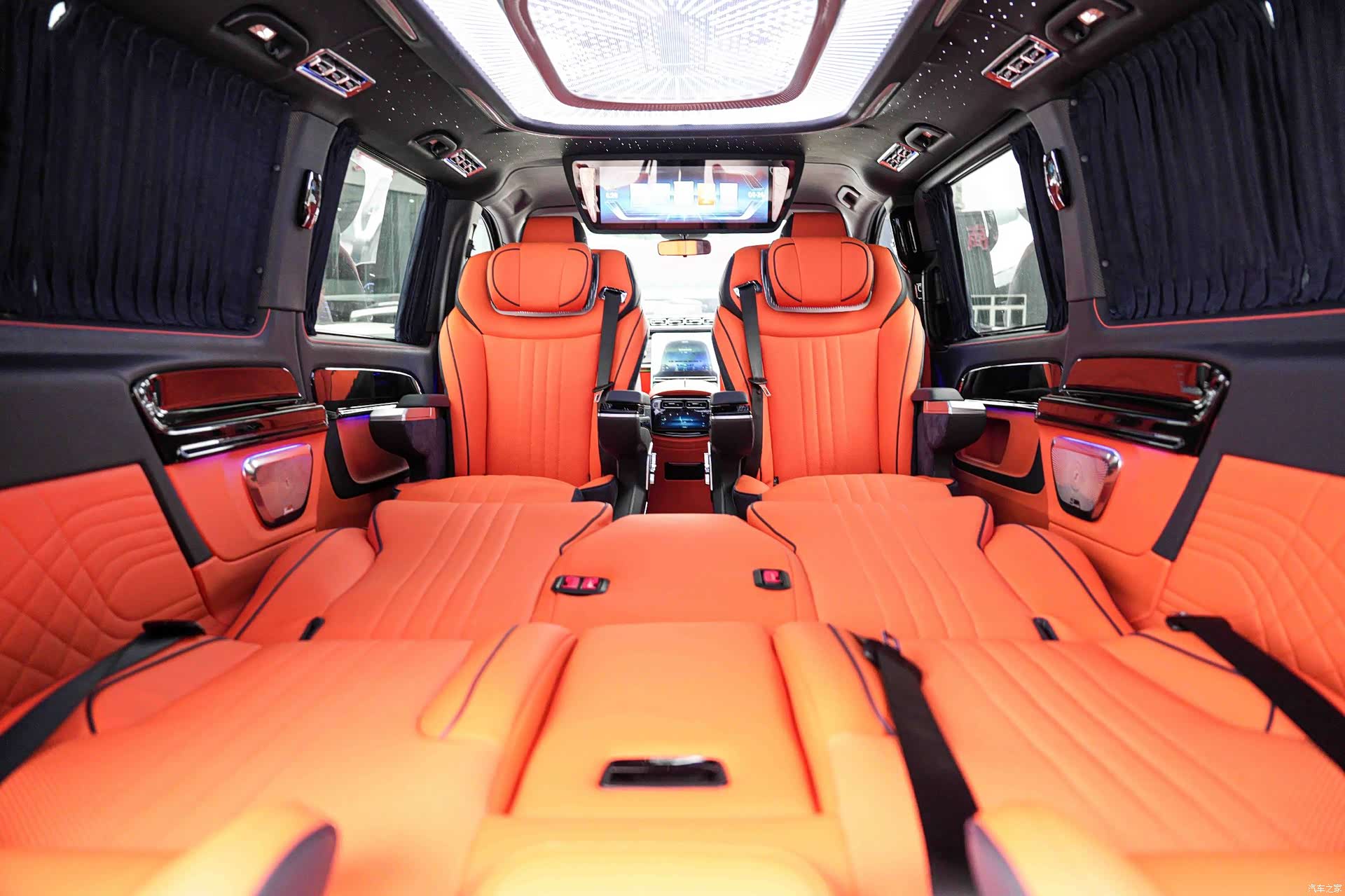 Mercedes-Benz 7, 2022 13