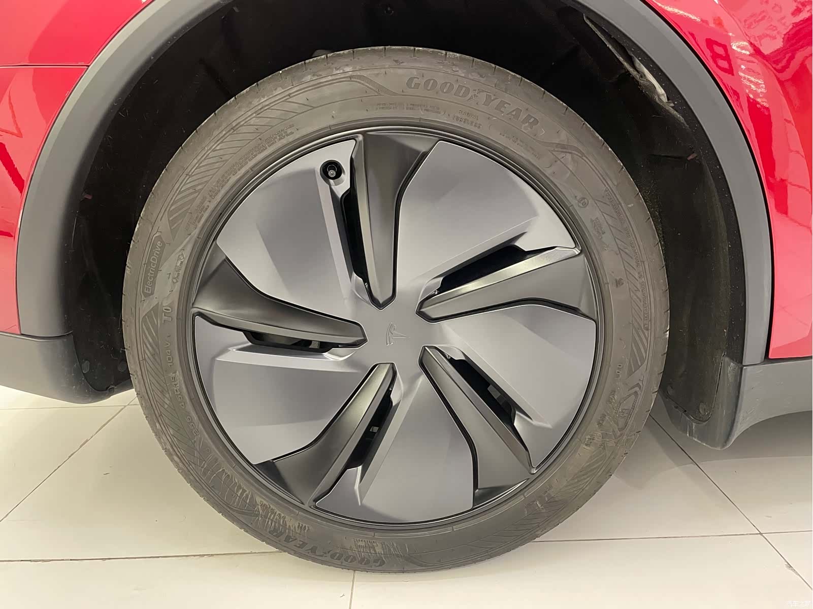 Tesla Model Y, 2025 18