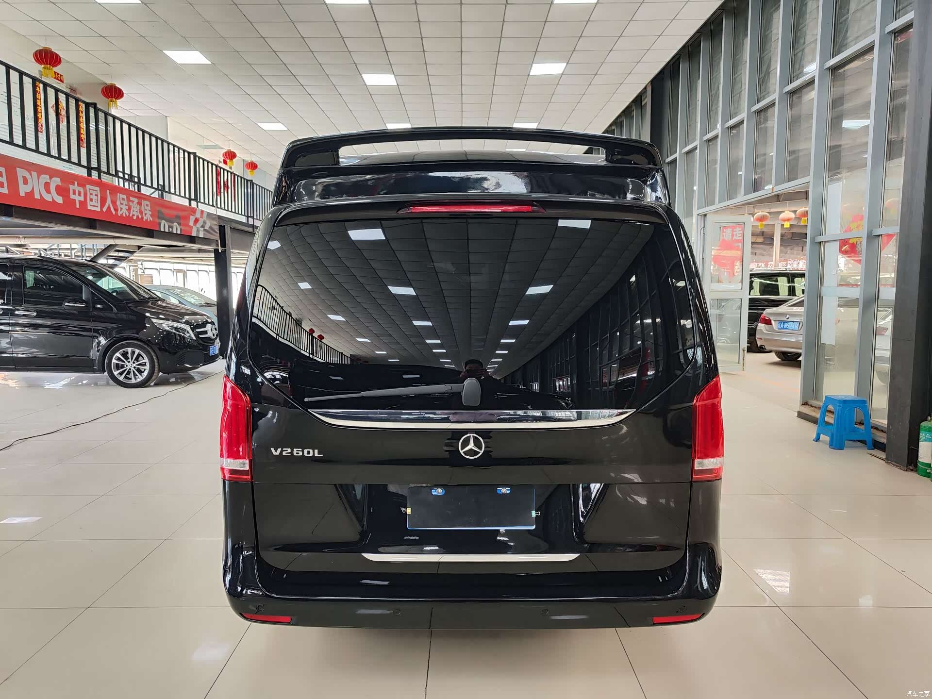 Mercedes-Benz V-Class, 2020 35