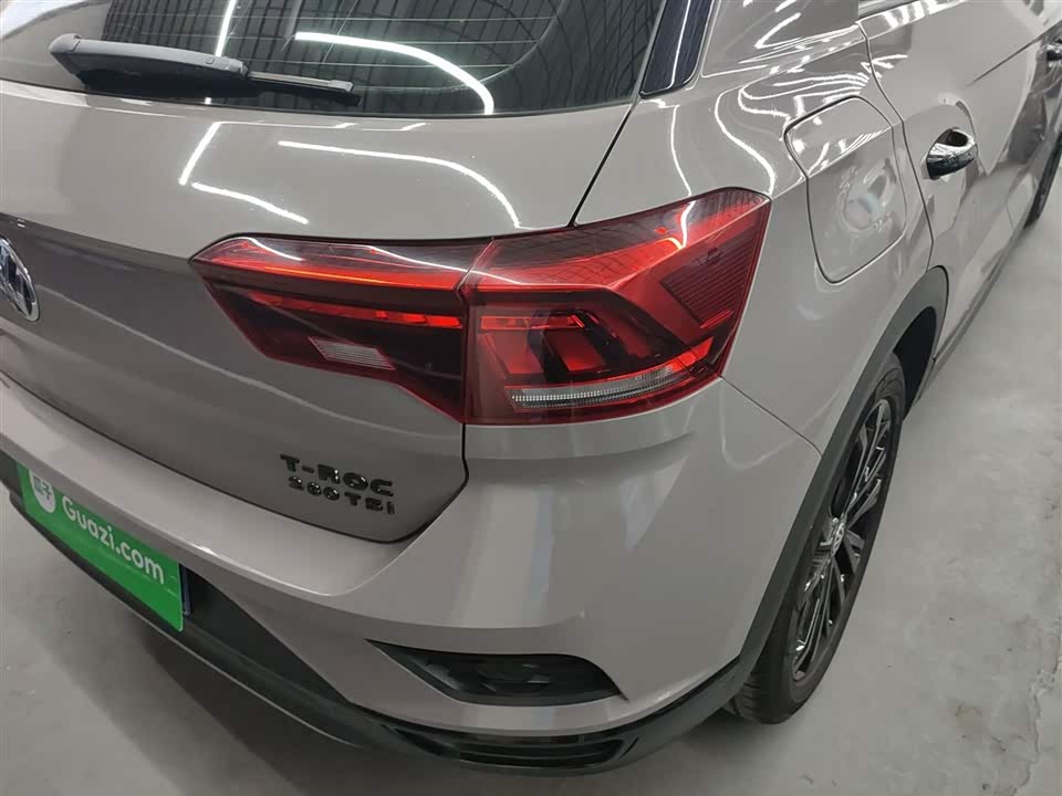 Volkswagen T-ROC exploring Songs