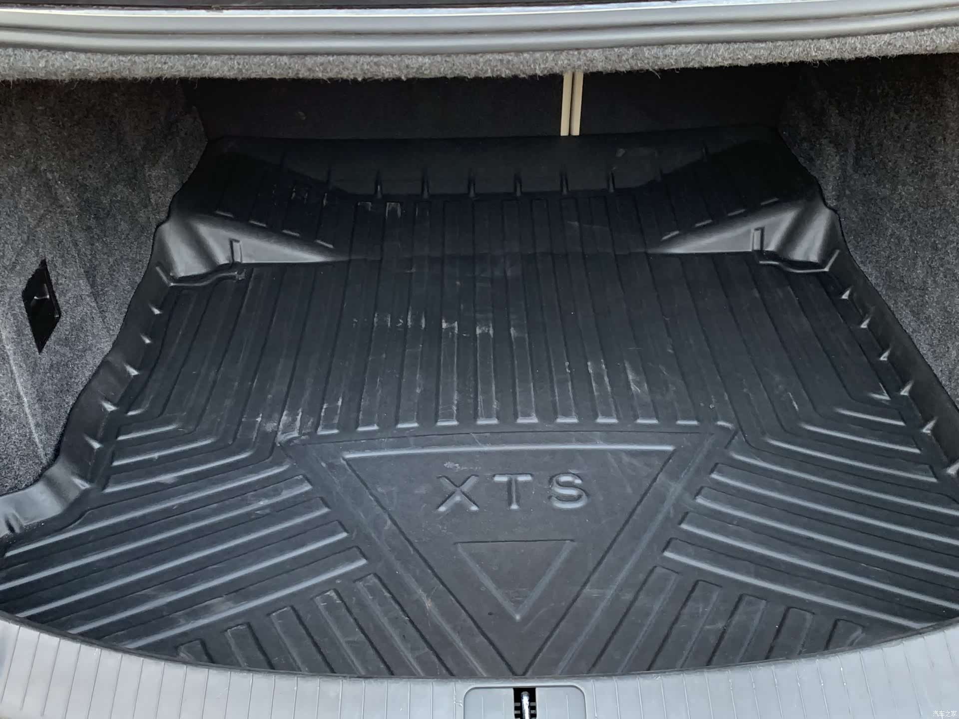 Cadillac XTS, 2015 11