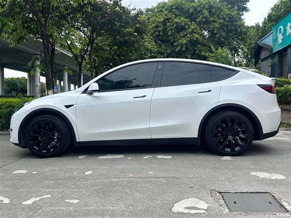 Tesla Model Y, 2021 11