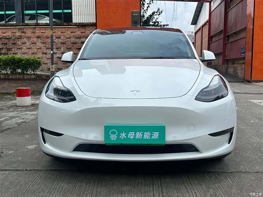 Tesla Model Y, 2021 2