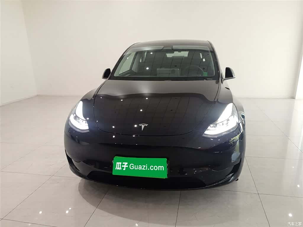 Tesla Model Y, 2023 3