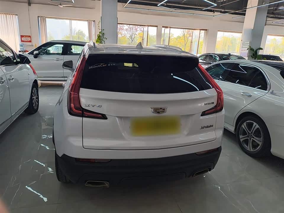 Cadillac XT4