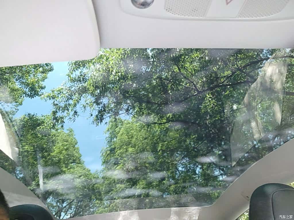 Tesla Model Y, 2022 18