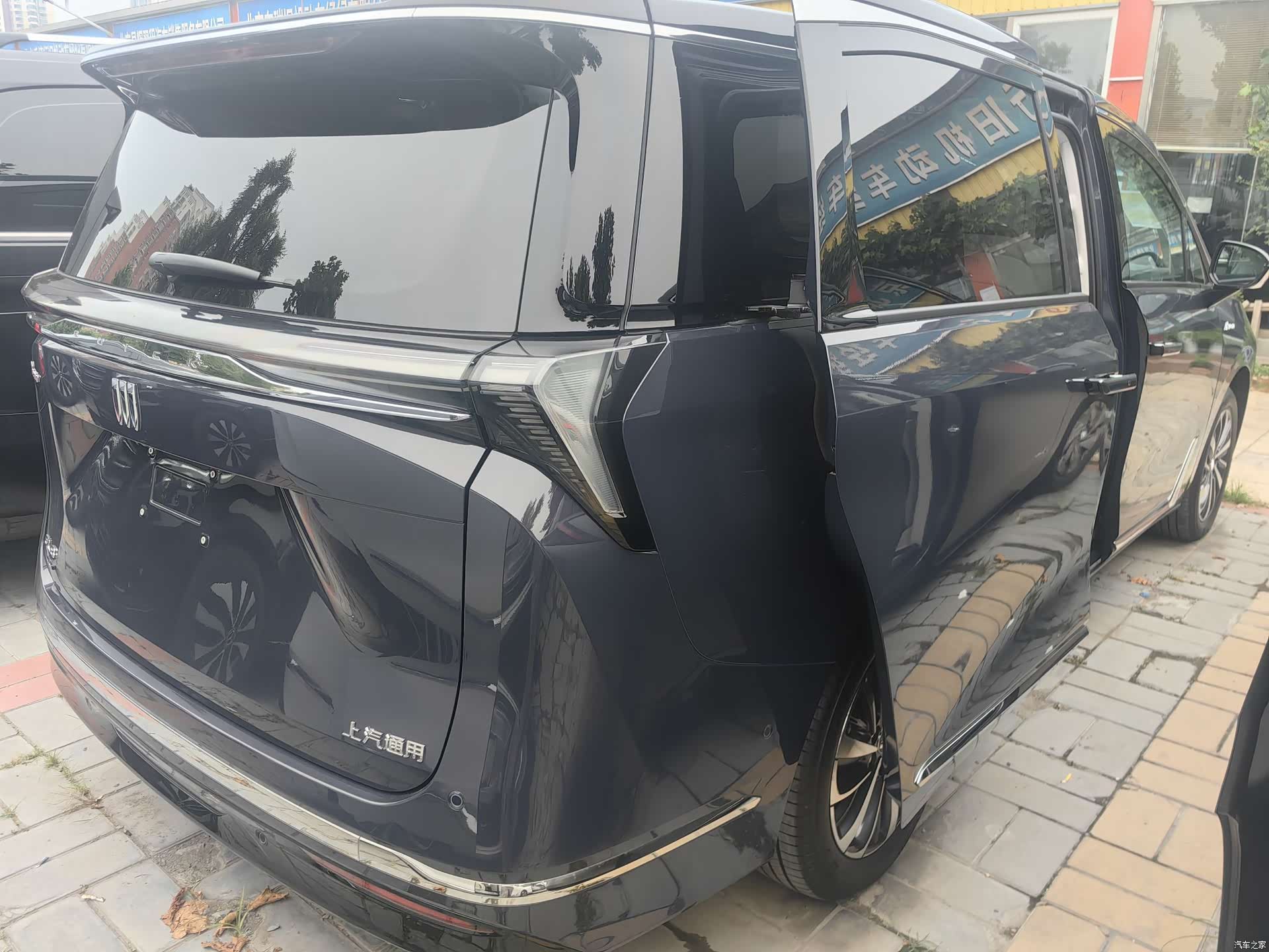 Buick GL8, 2025 4